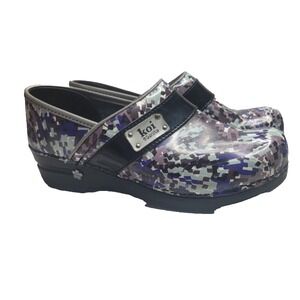 KOI BY SANITA PATENT LEATHER WOMEN'S CLOGS SIZE 39 (EUR) 8-8.5 (US)